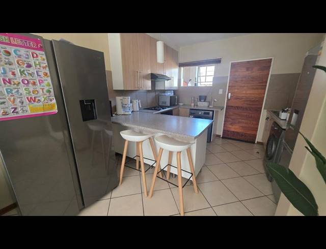 2 BEDROOM APARTMENT FOR SALE IN STONERIDGE